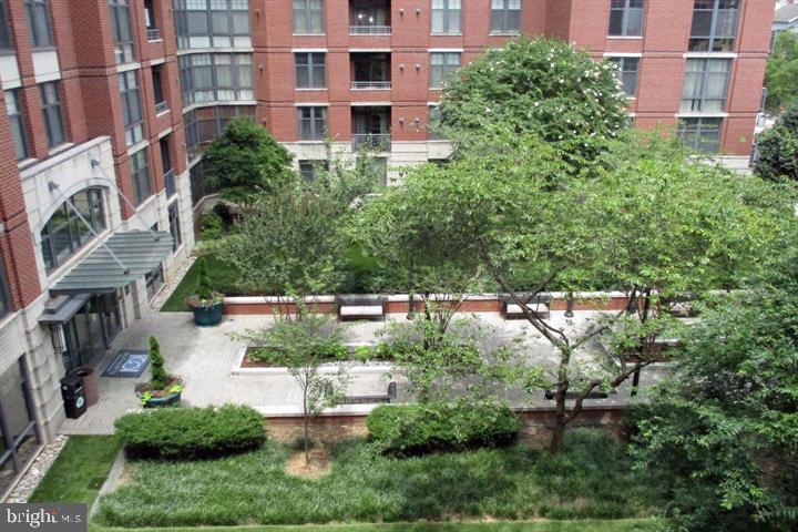 CLARENDON 1021 - Residential Lease