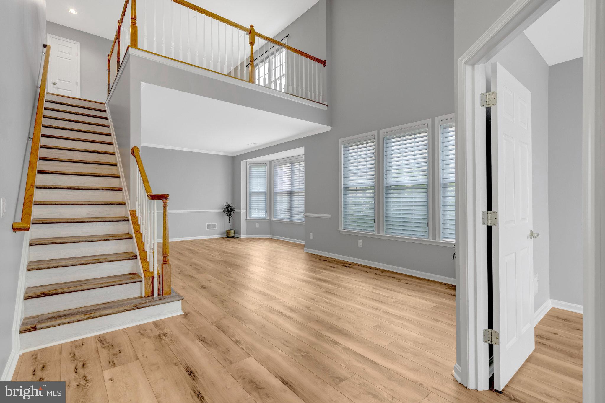 13134 TRIPLE CROWN LOOP