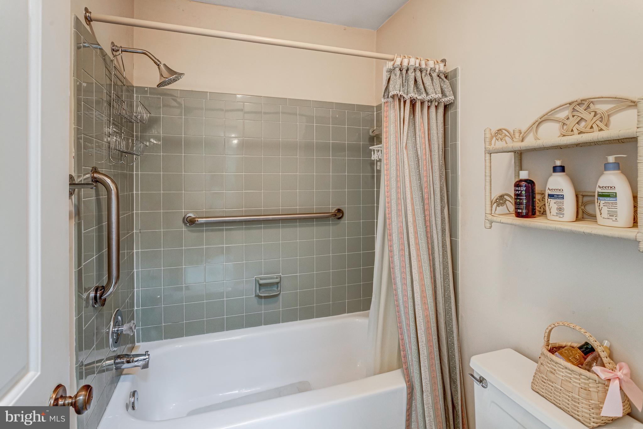 OAKWOOD ESTATES - Residential