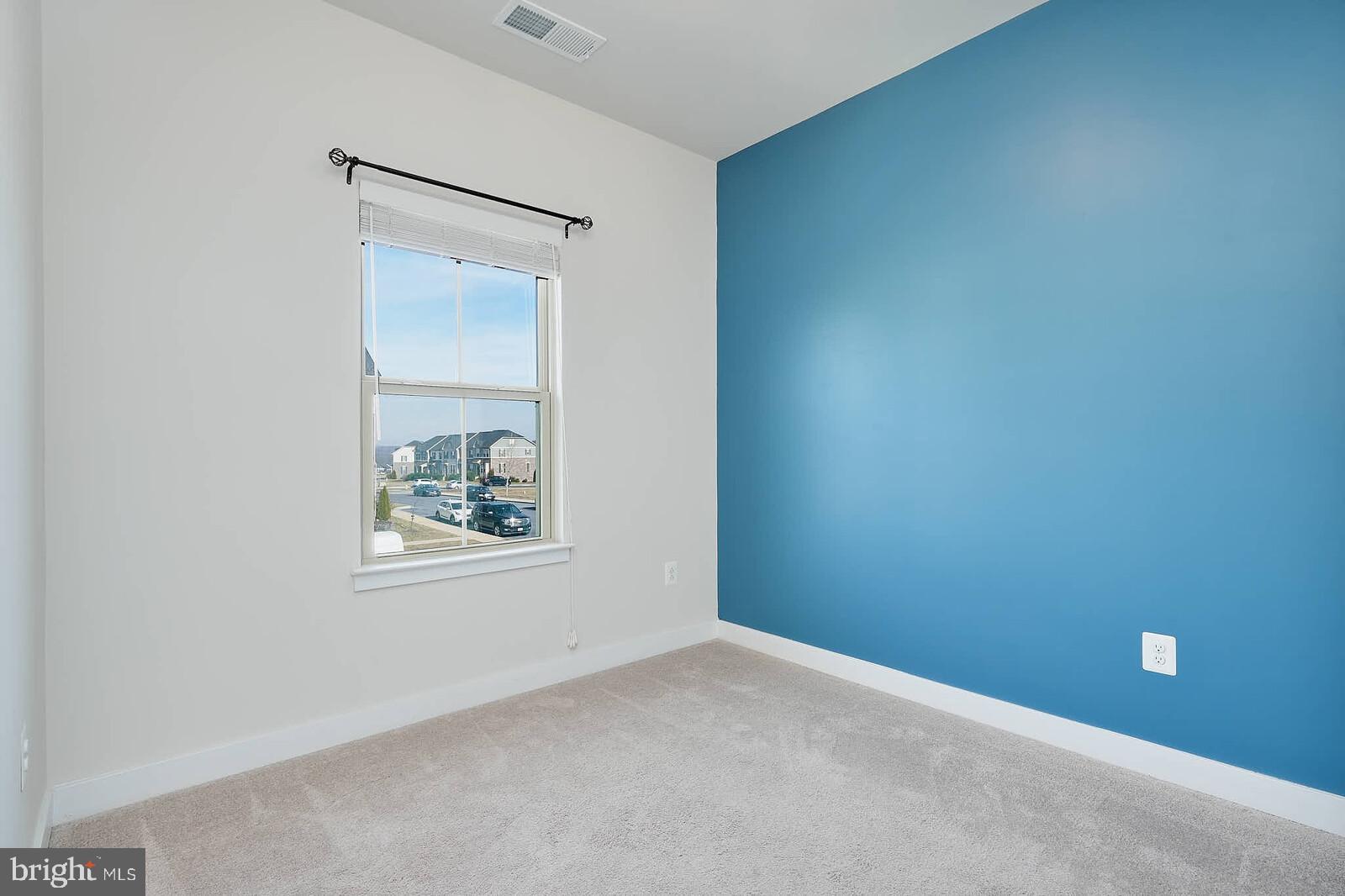 LAKE LINGANORE TOWN CENTER - Residential Lease