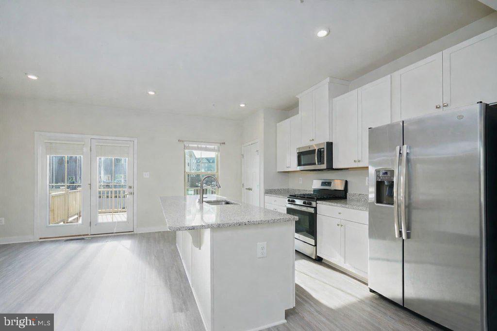 LAKE LINGANORE TOWN CENTER - Residential Lease