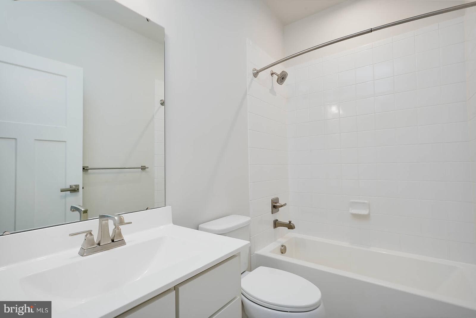 LAKE LINGANORE TOWN CENTER - Residential Lease