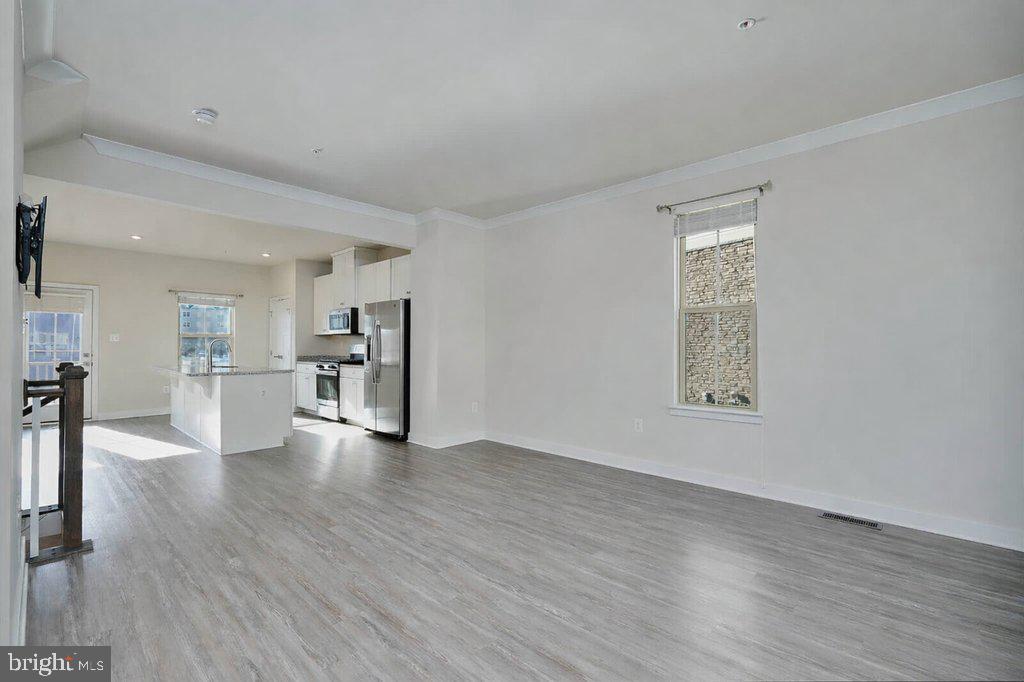 LAKE LINGANORE TOWN CENTER - Residential Lease