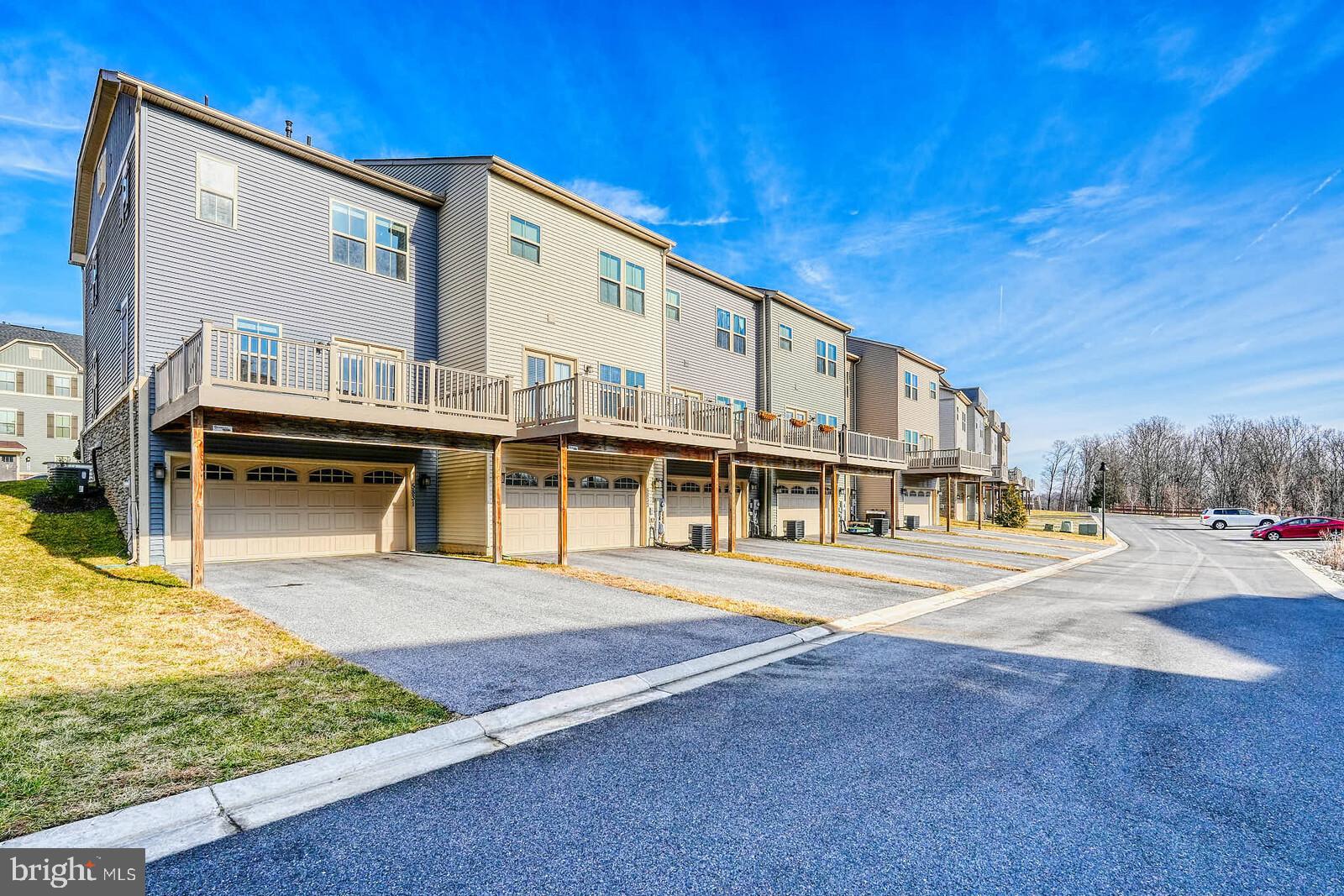 LAKE LINGANORE TOWN CENTER - Residential Lease