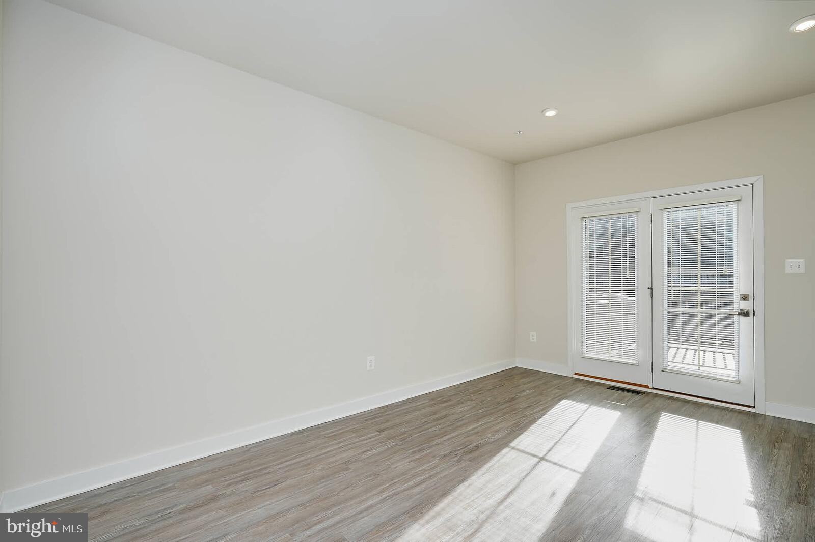 LAKE LINGANORE TOWN CENTER - Residential Lease