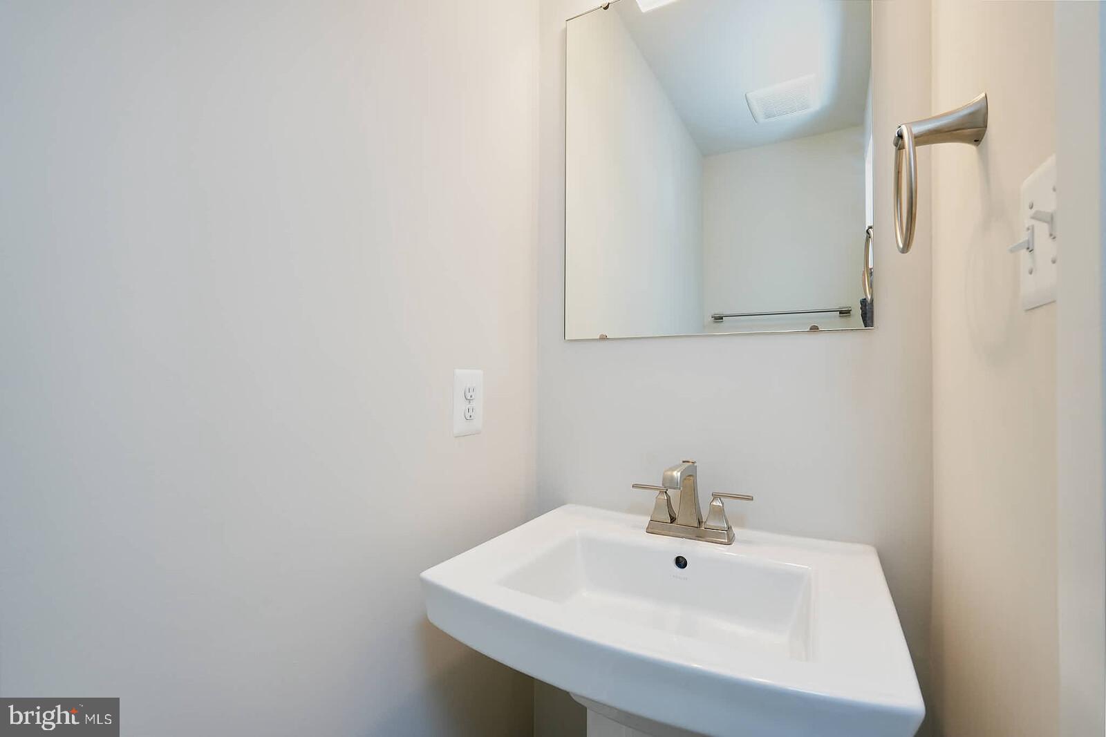 LAKE LINGANORE TOWN CENTER - Residential Lease