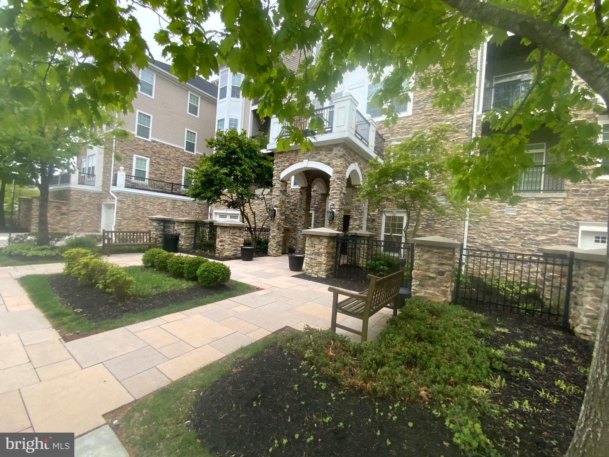 THE HIGHLANDS AT QUARRY LAKE - Residential
