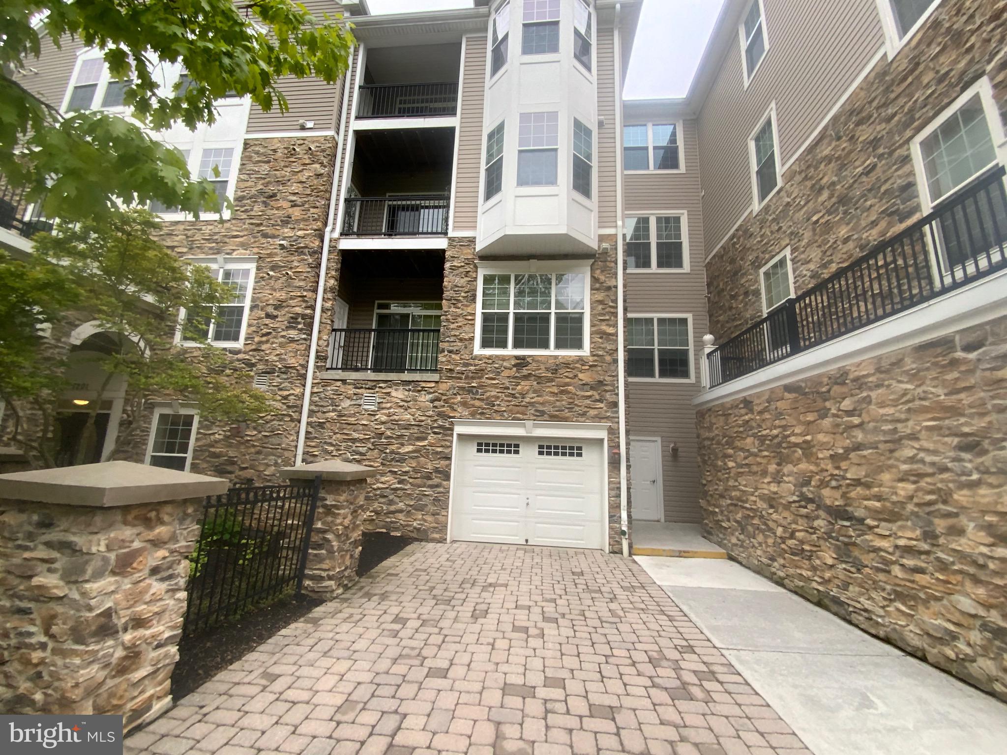 THE HIGHLANDS AT QUARRY LAKE - Residential