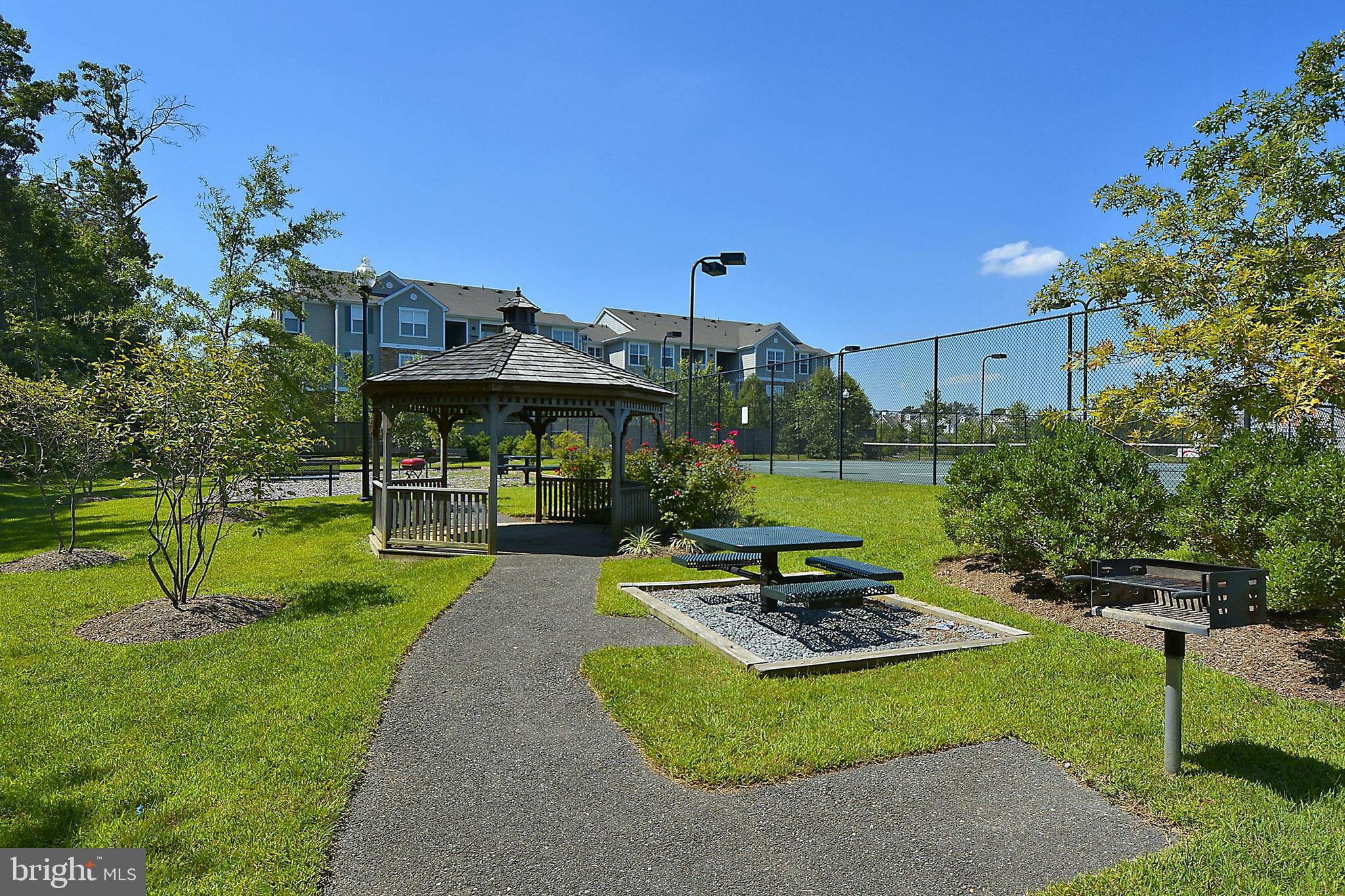 SEVEN OAKS - Residential