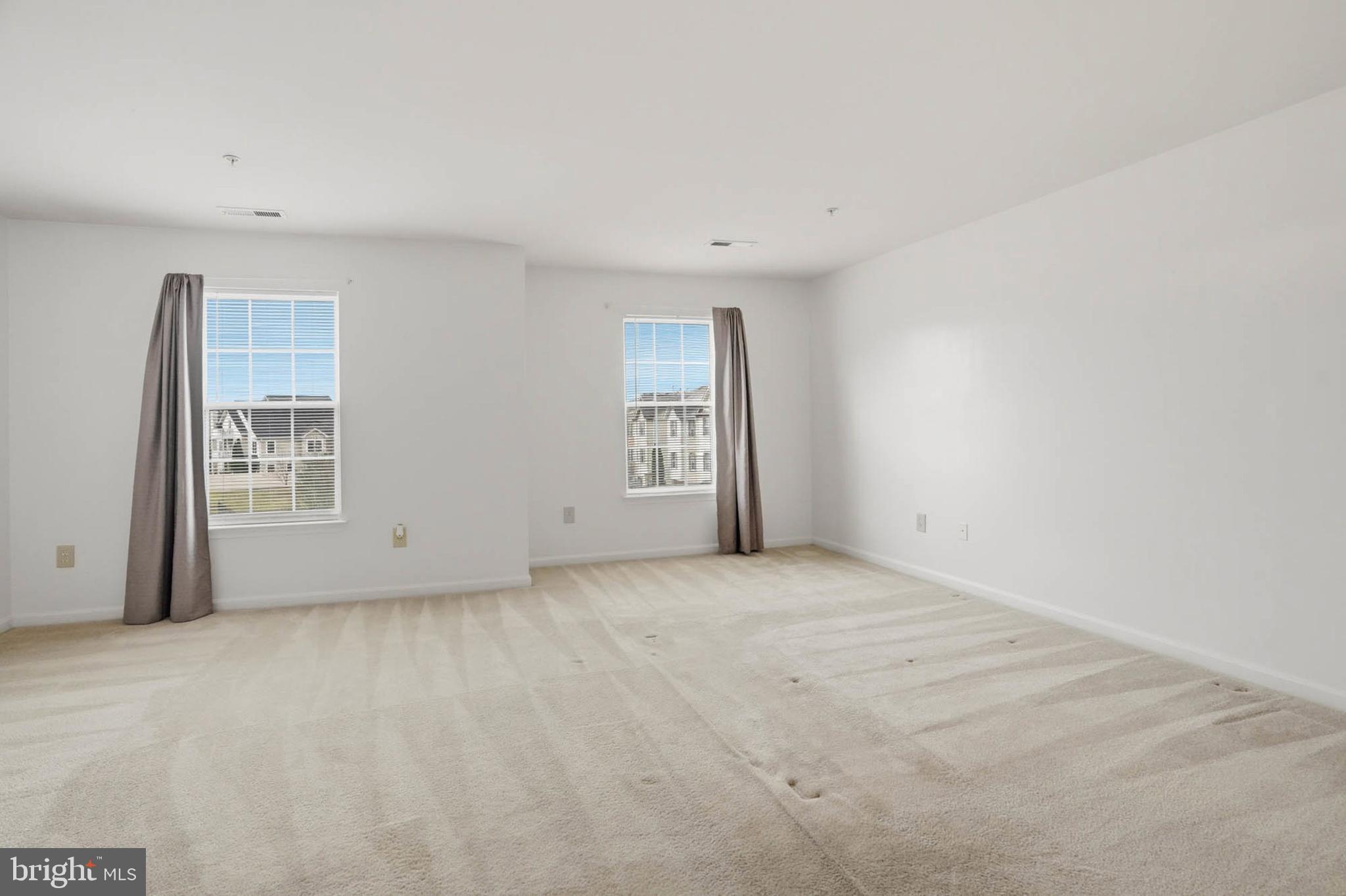 SEVEN OAKS - Residential