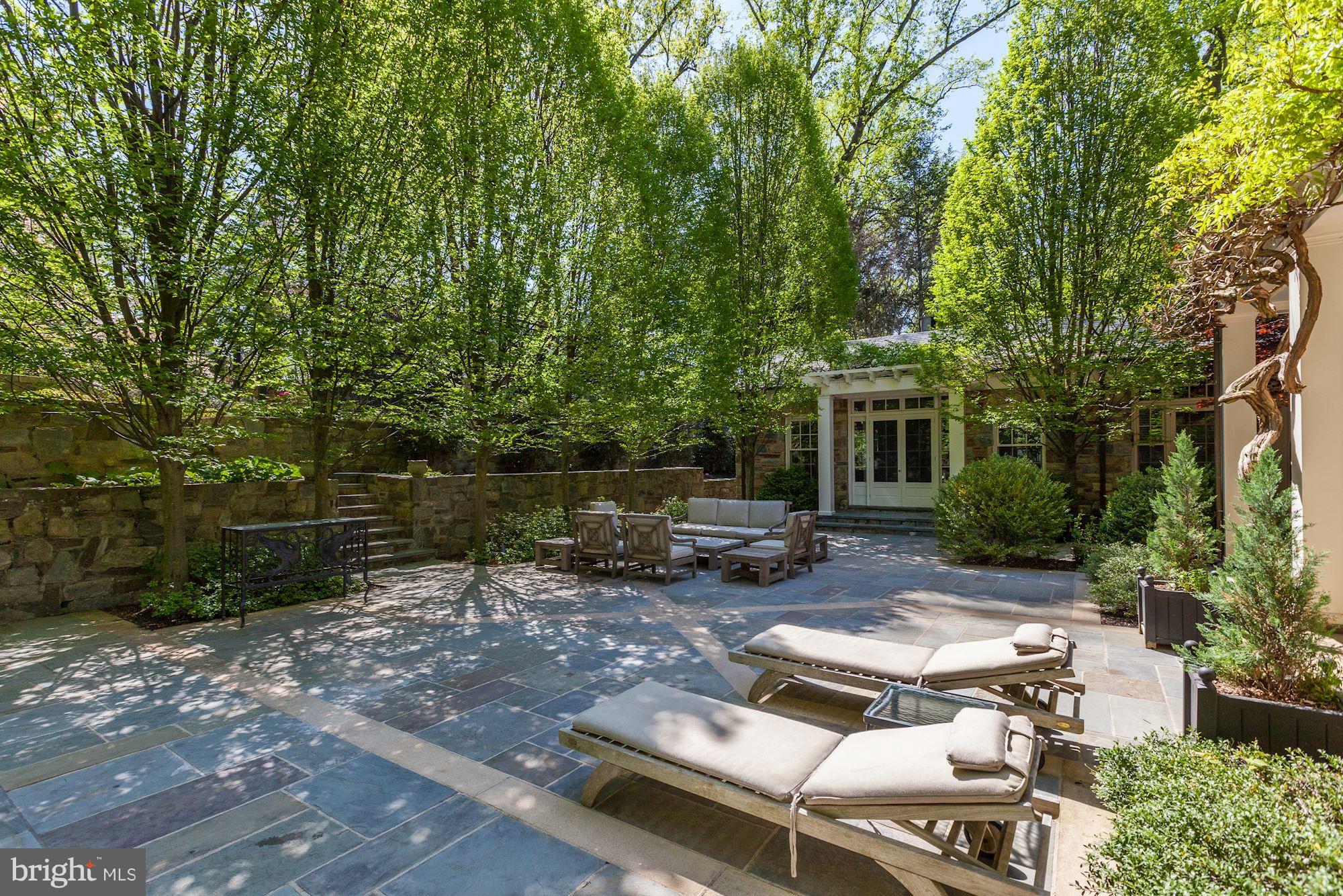 SPRING VALLEY - Residential