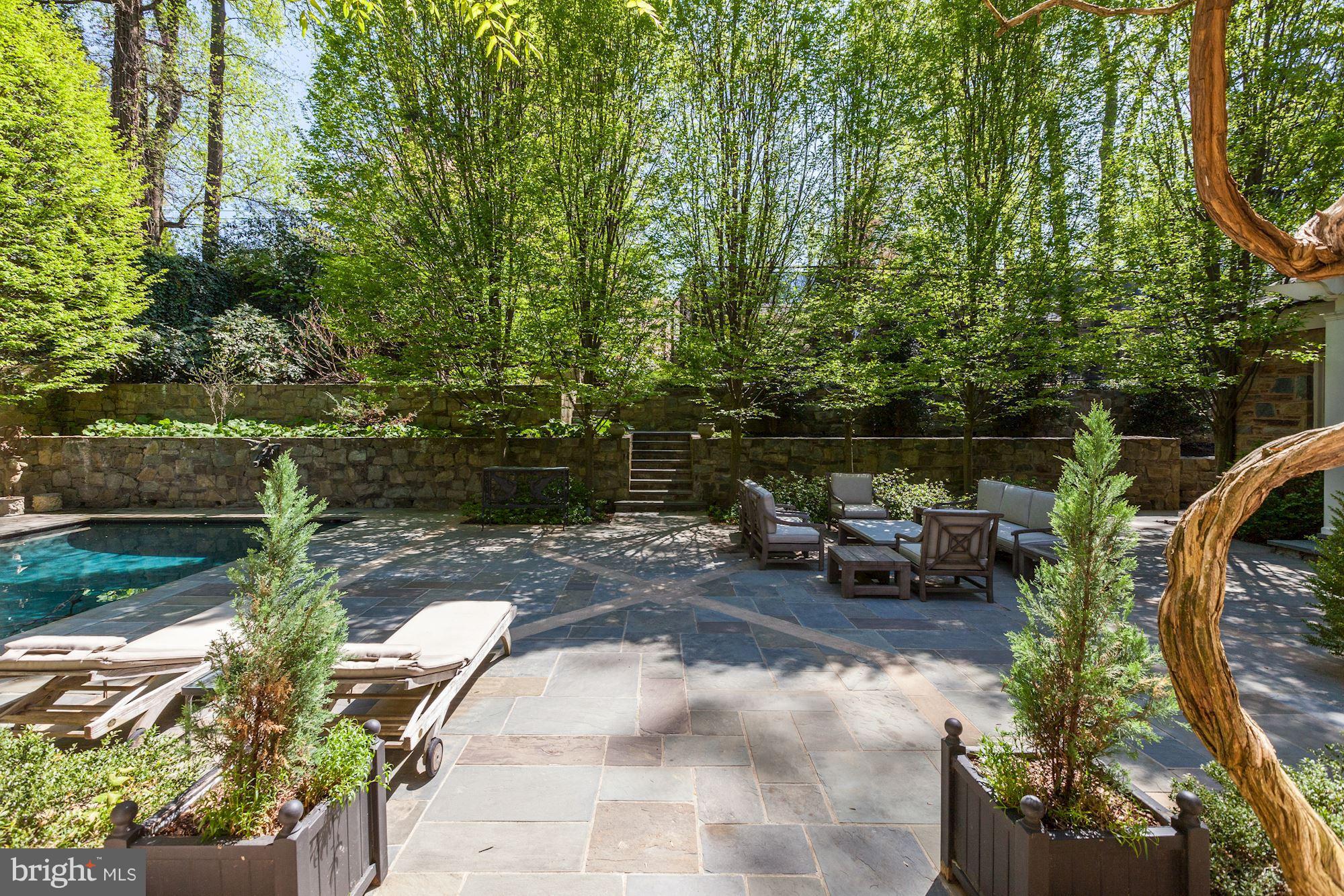 SPRING VALLEY - Residential