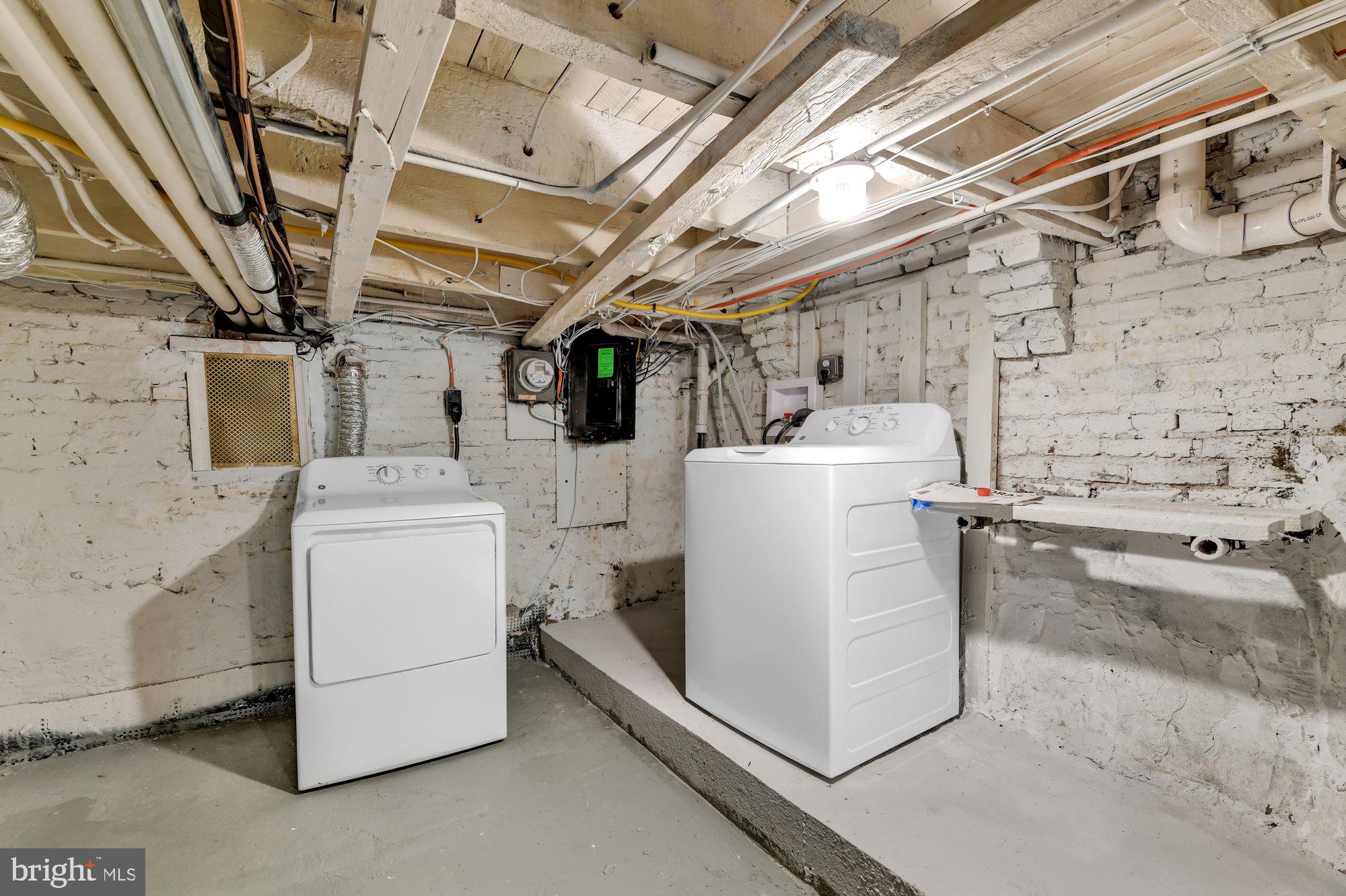 BROADWAY EAST - Residential