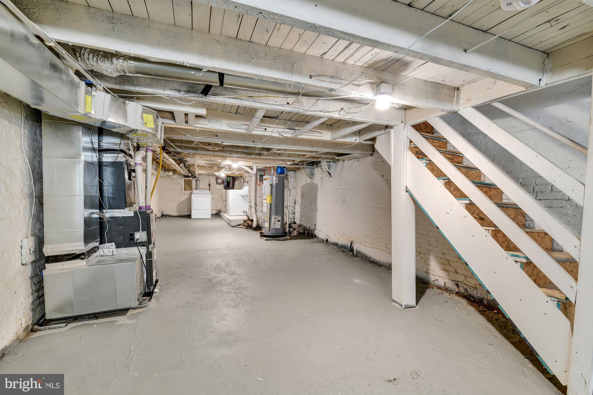 BROADWAY EAST - Residential