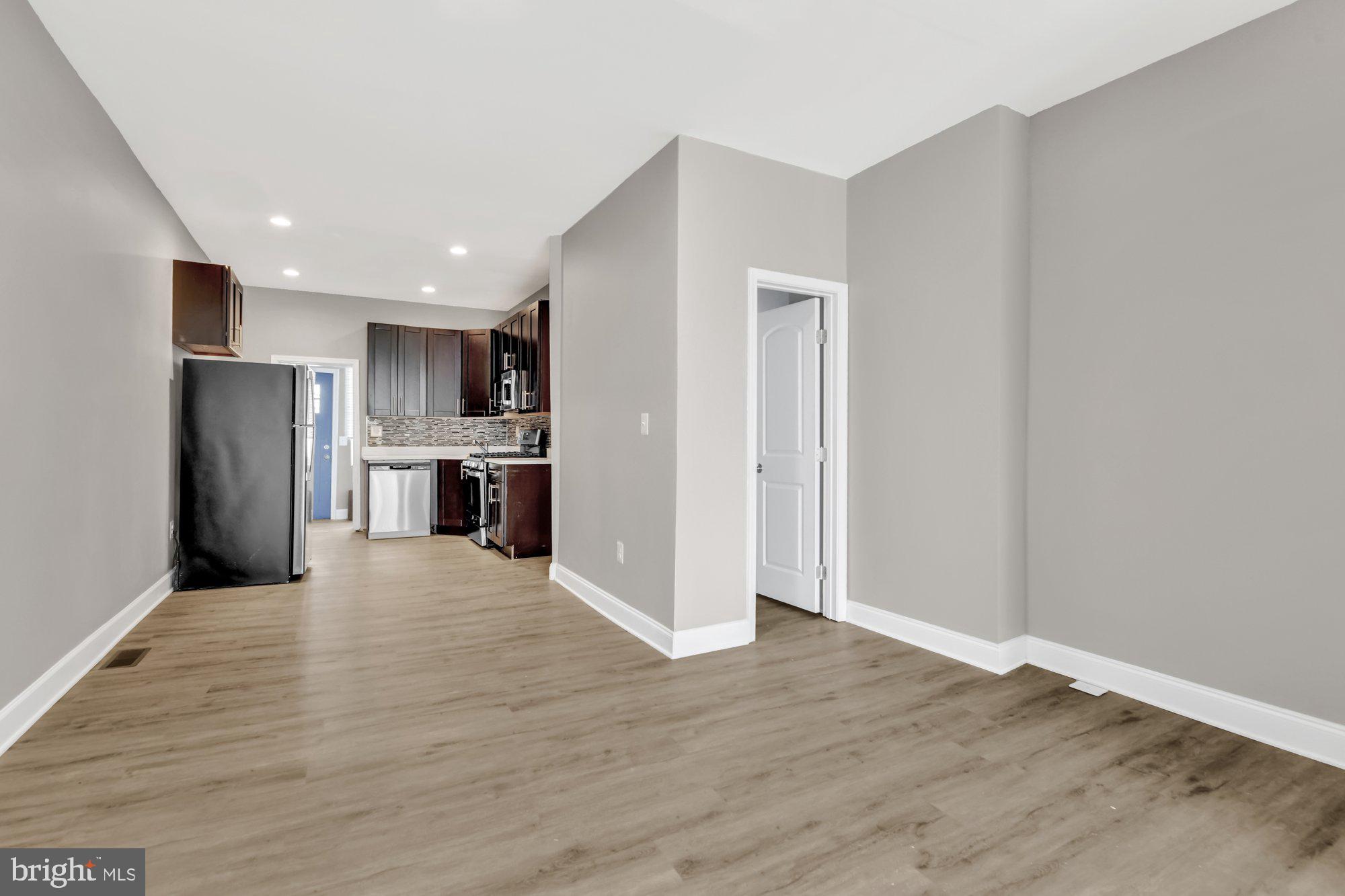 BROADWAY EAST - Residential