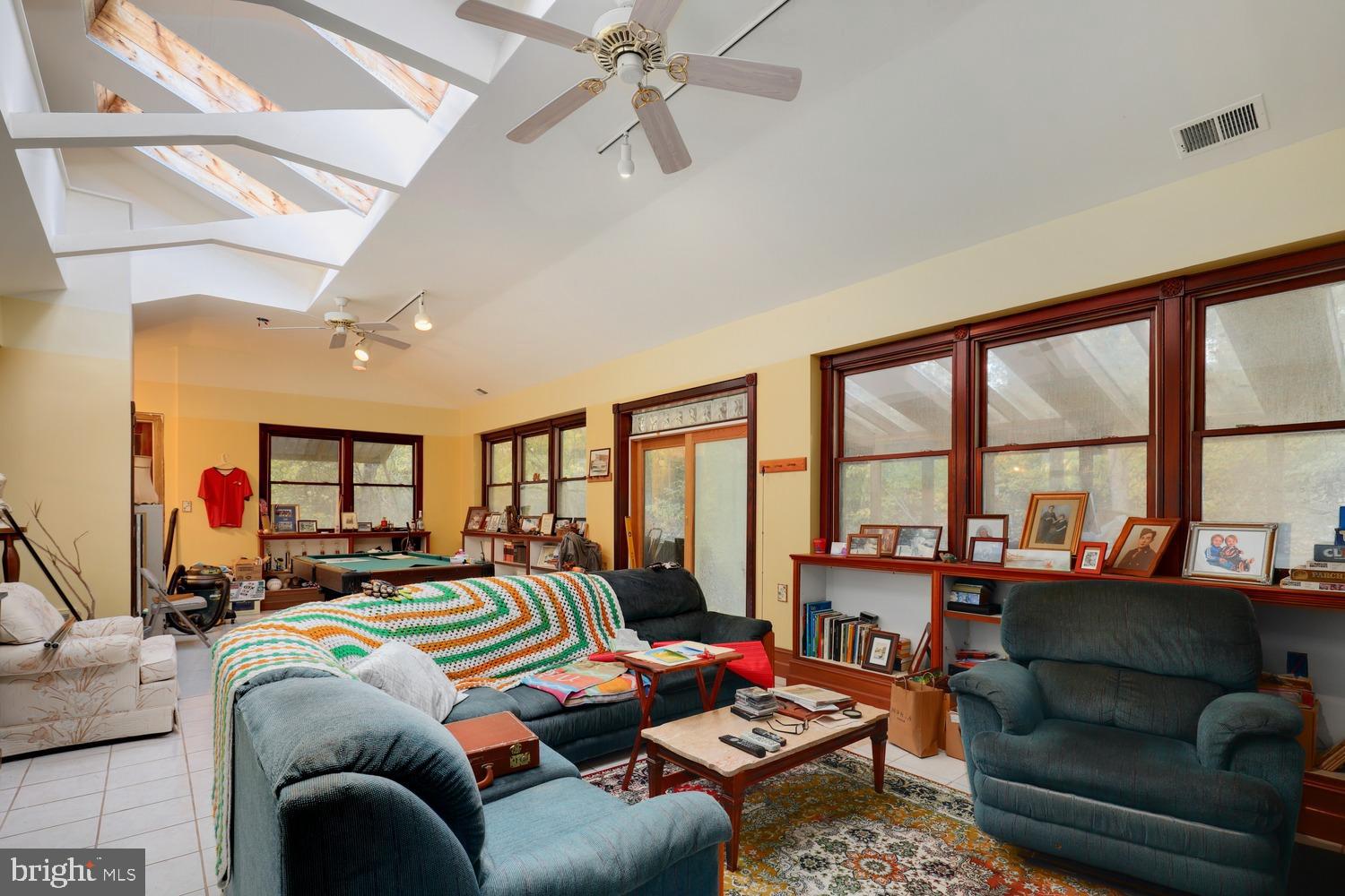 LINDEN WOODS - Residential