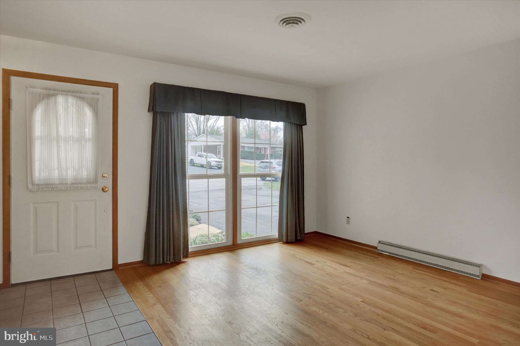 ORCHARD HILLS - Residential