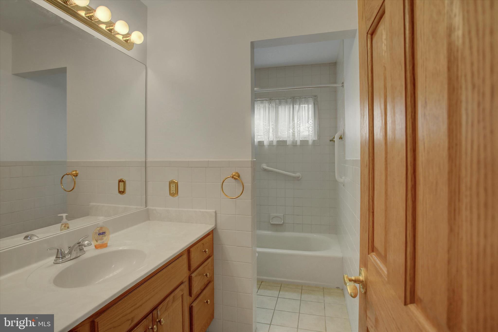 ORCHARD HILLS - Residential