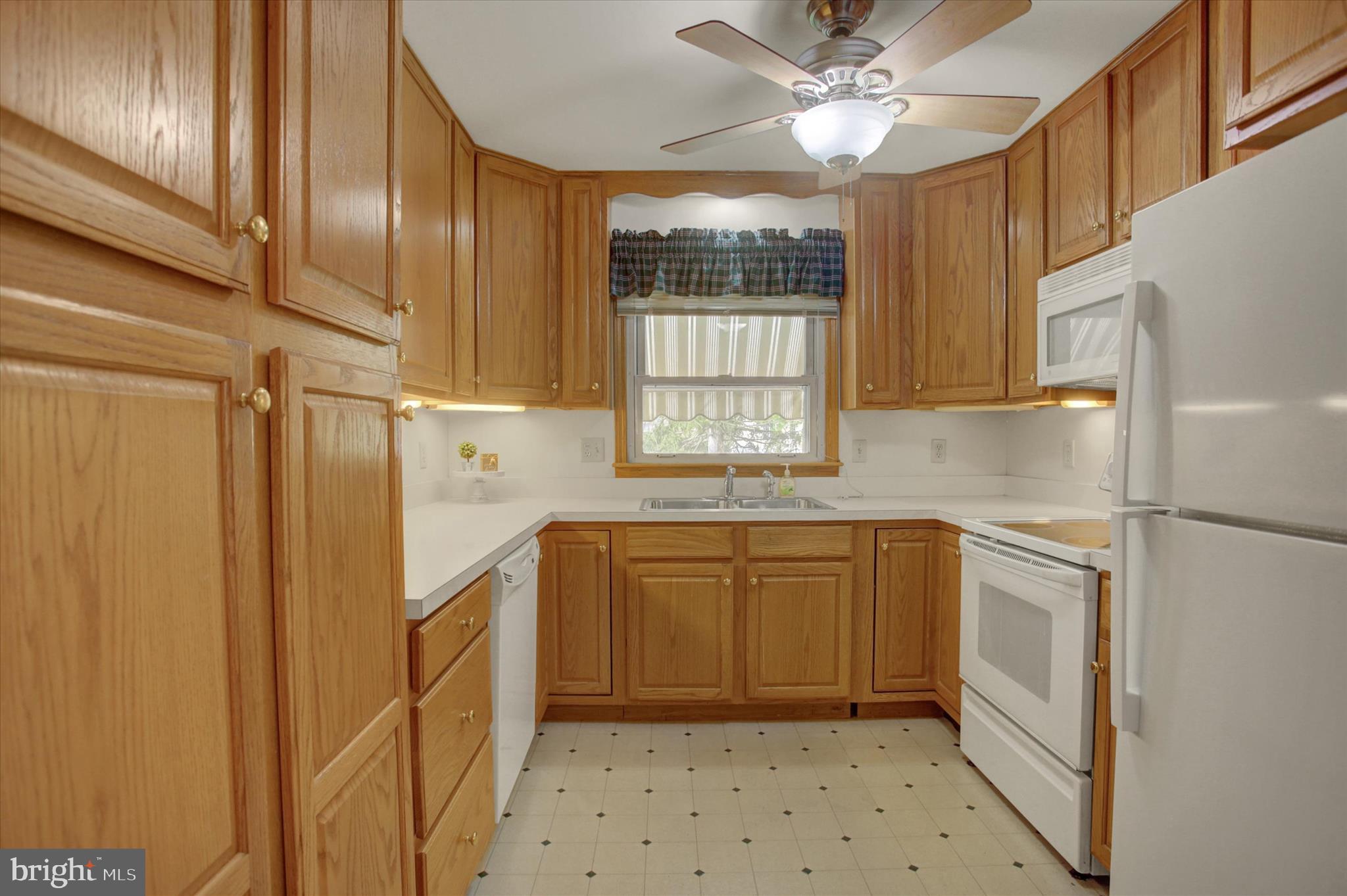 ORCHARD HILLS - Residential