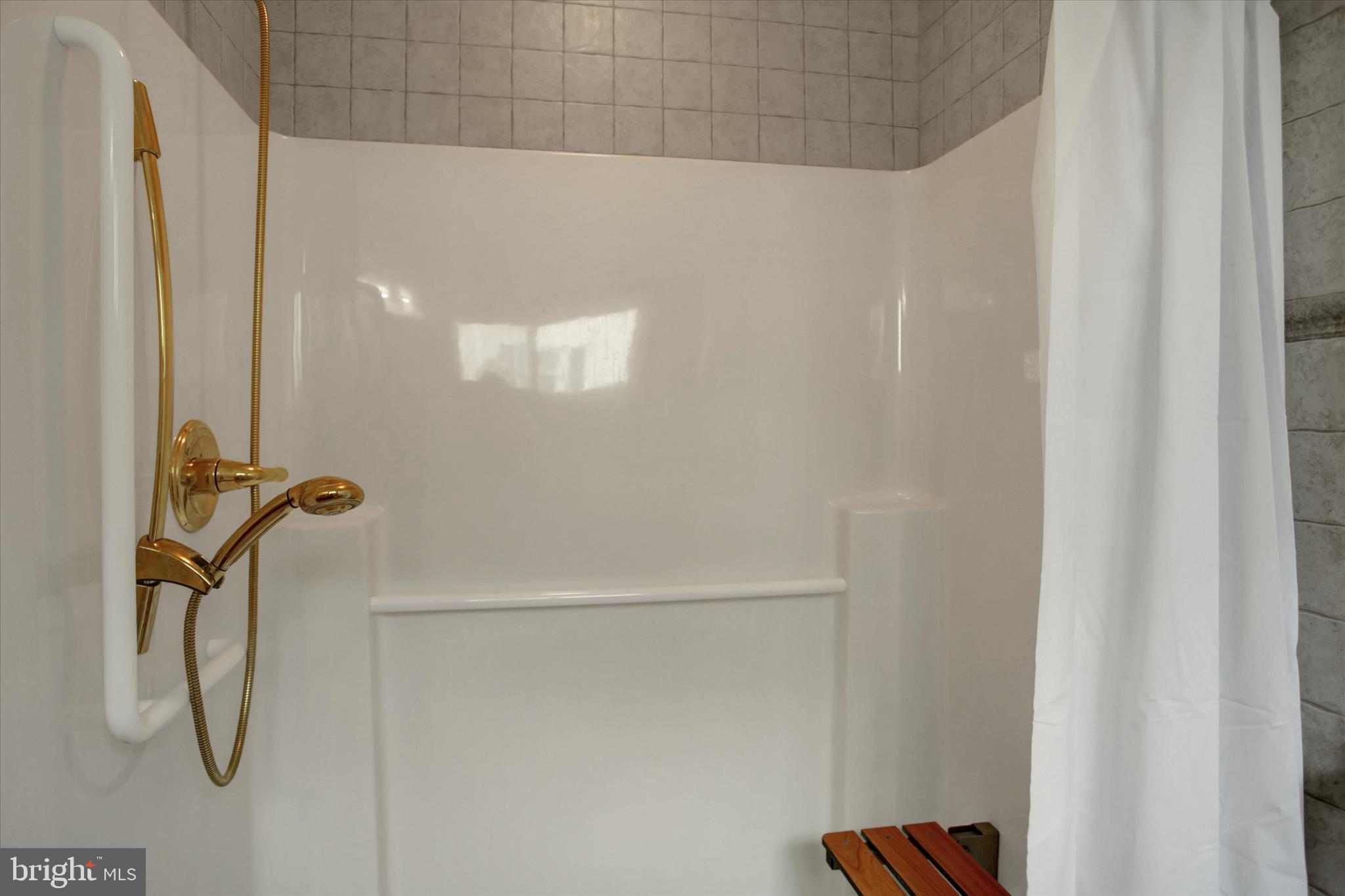 ORCHARD HILLS - Residential