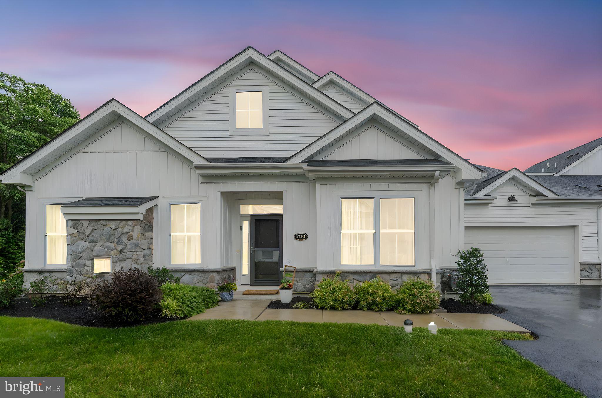290 DUNHILL WAY