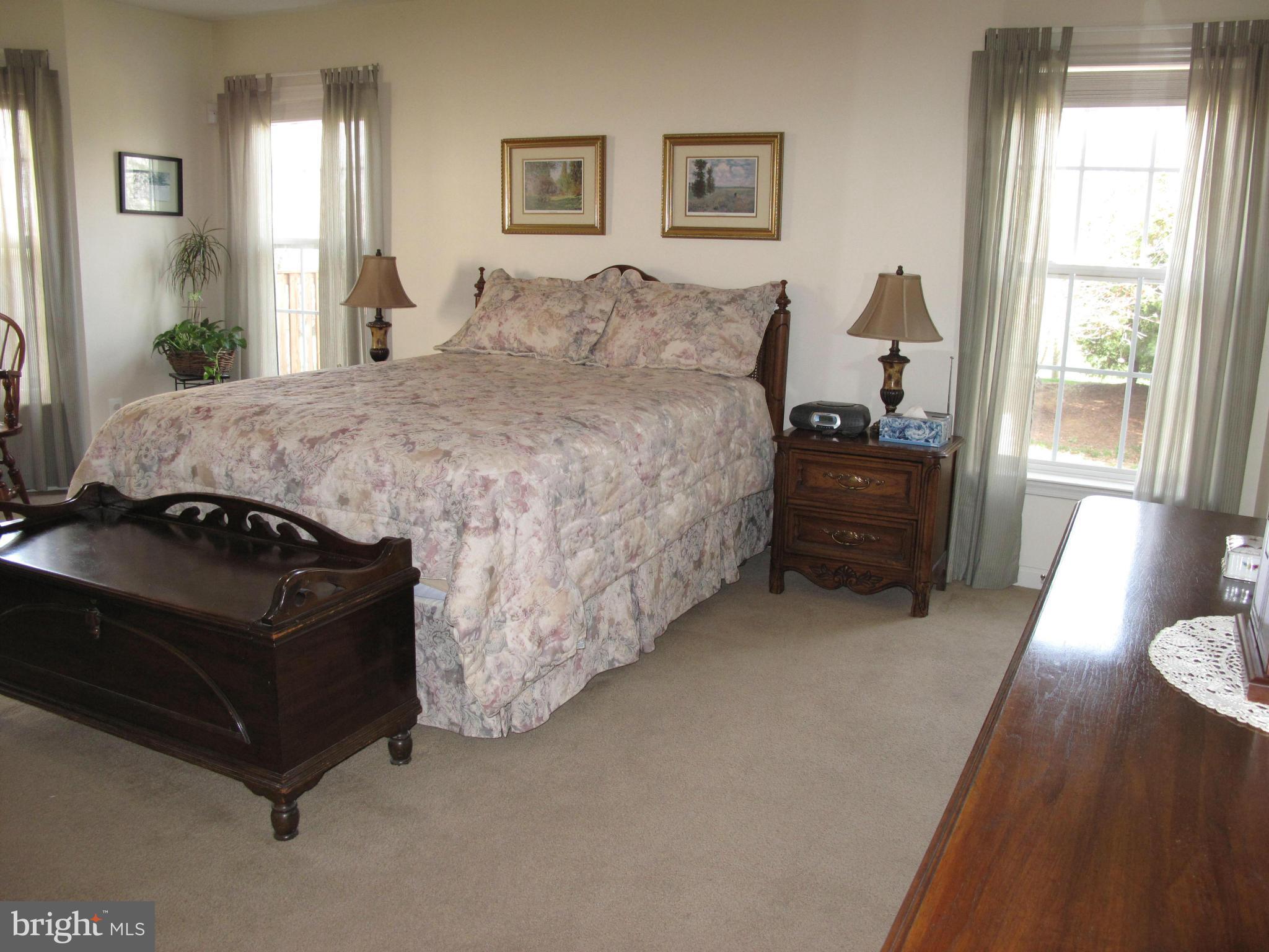 ASHBURN VILLAGE - Residential