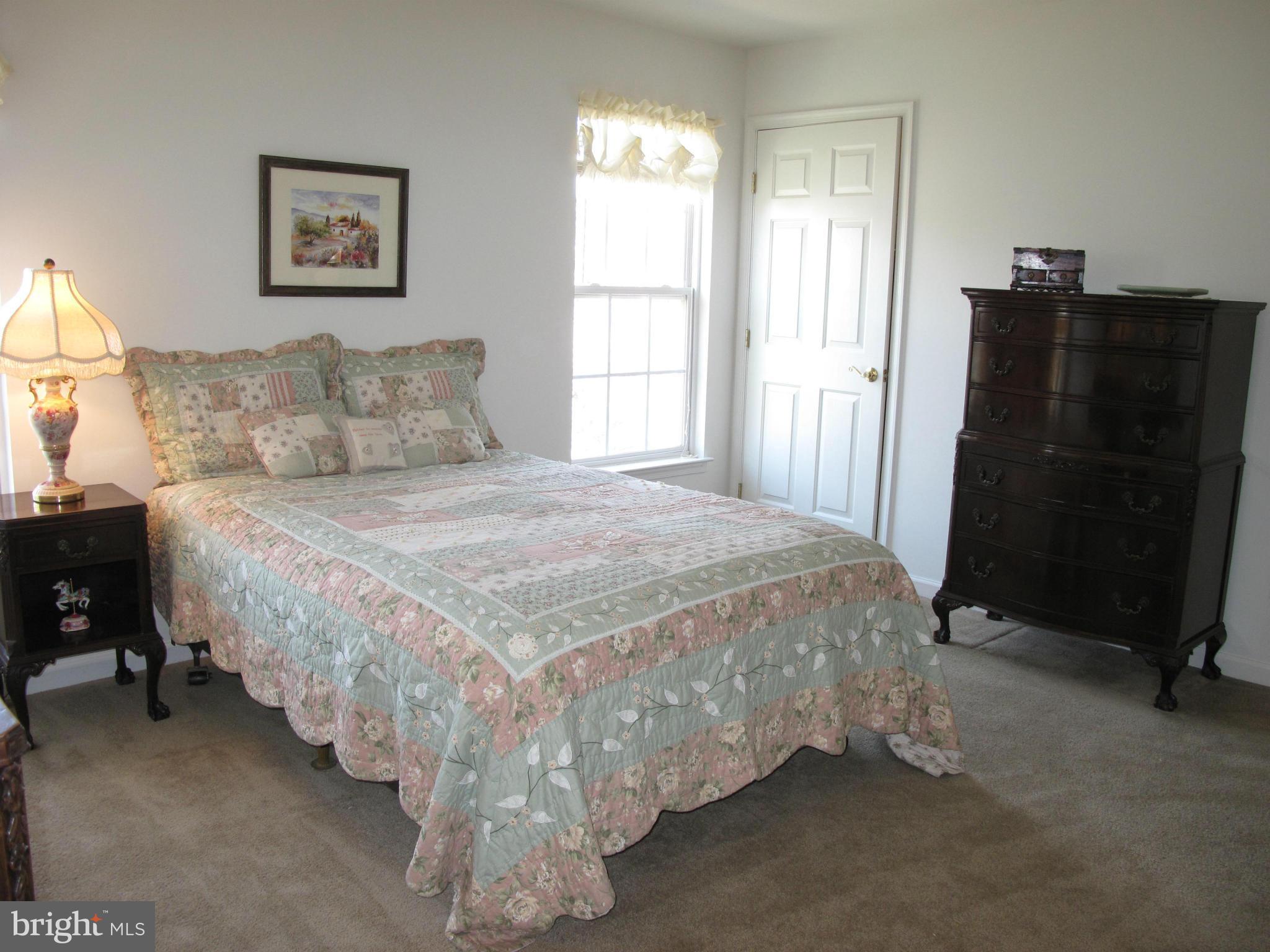 ASHBURN VILLAGE - Residential