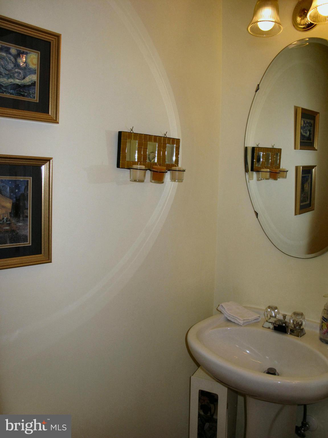 ASHBURN VILLAGE - Residential