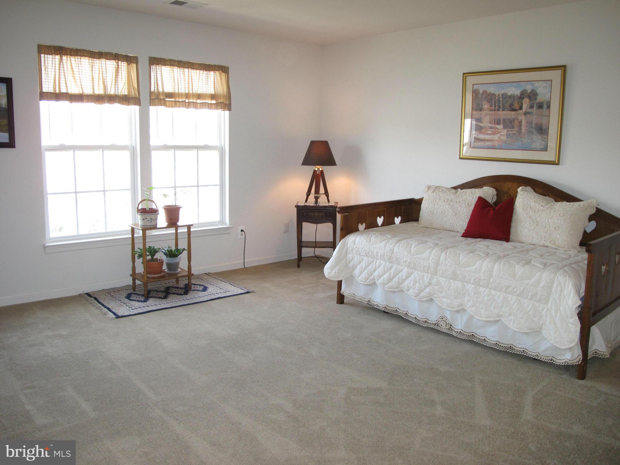 ASHBURN VILLAGE - Residential