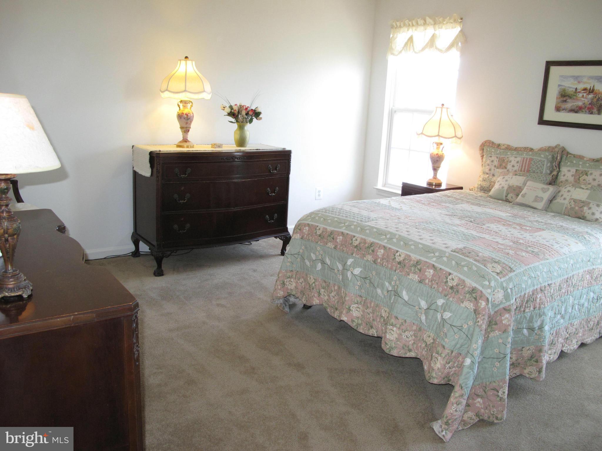 ASHBURN VILLAGE - Residential