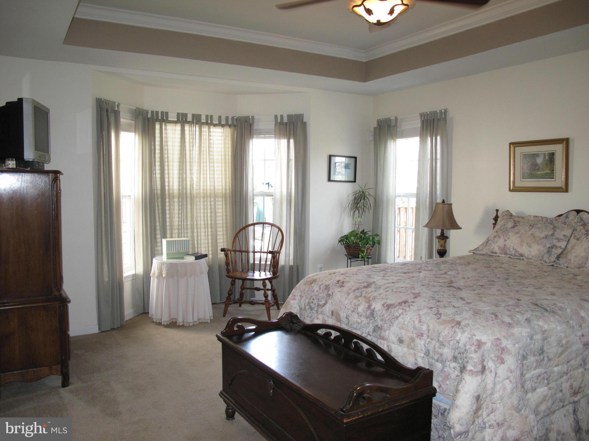 ASHBURN VILLAGE - Residential