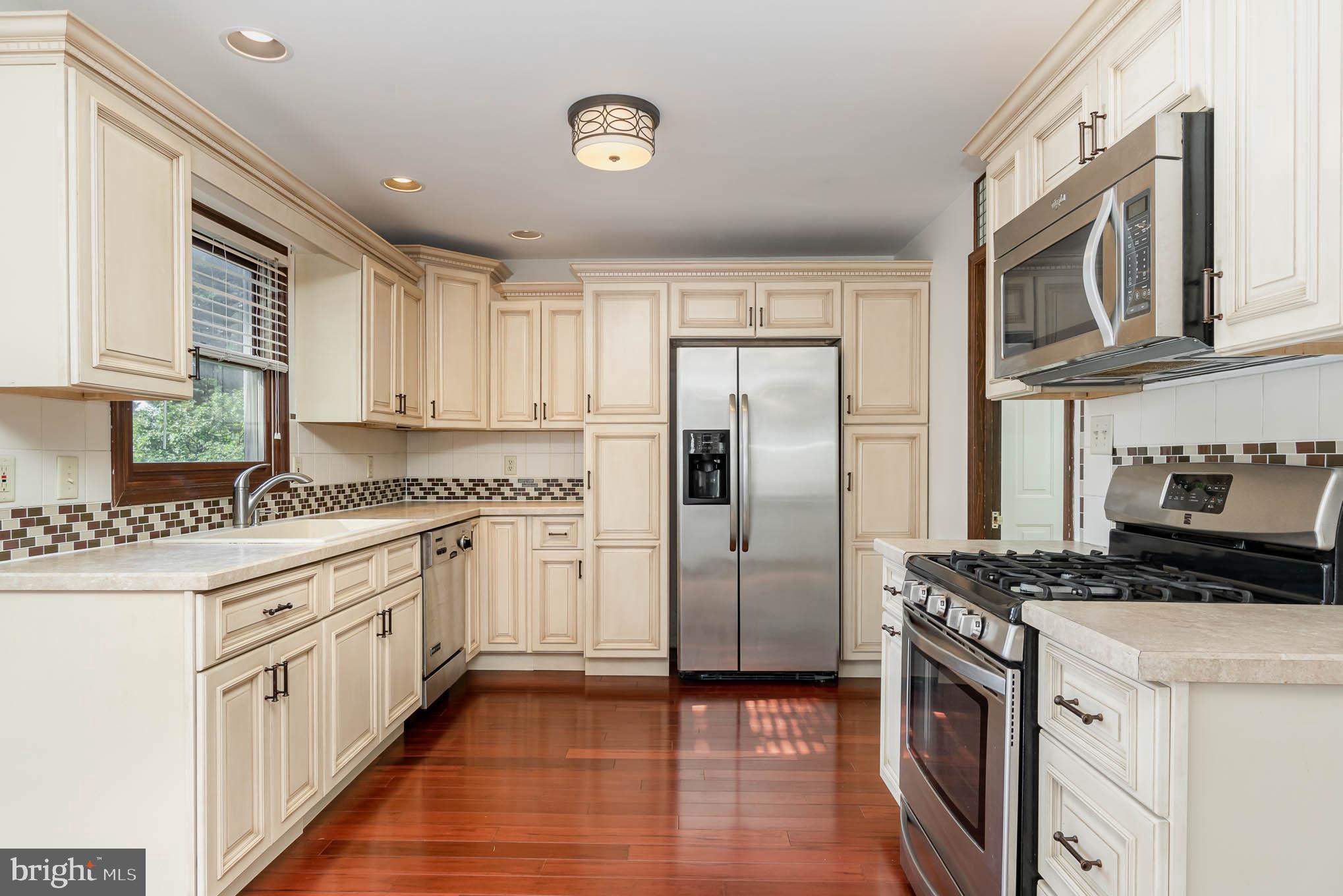 HAMPDEN COURT - Residential