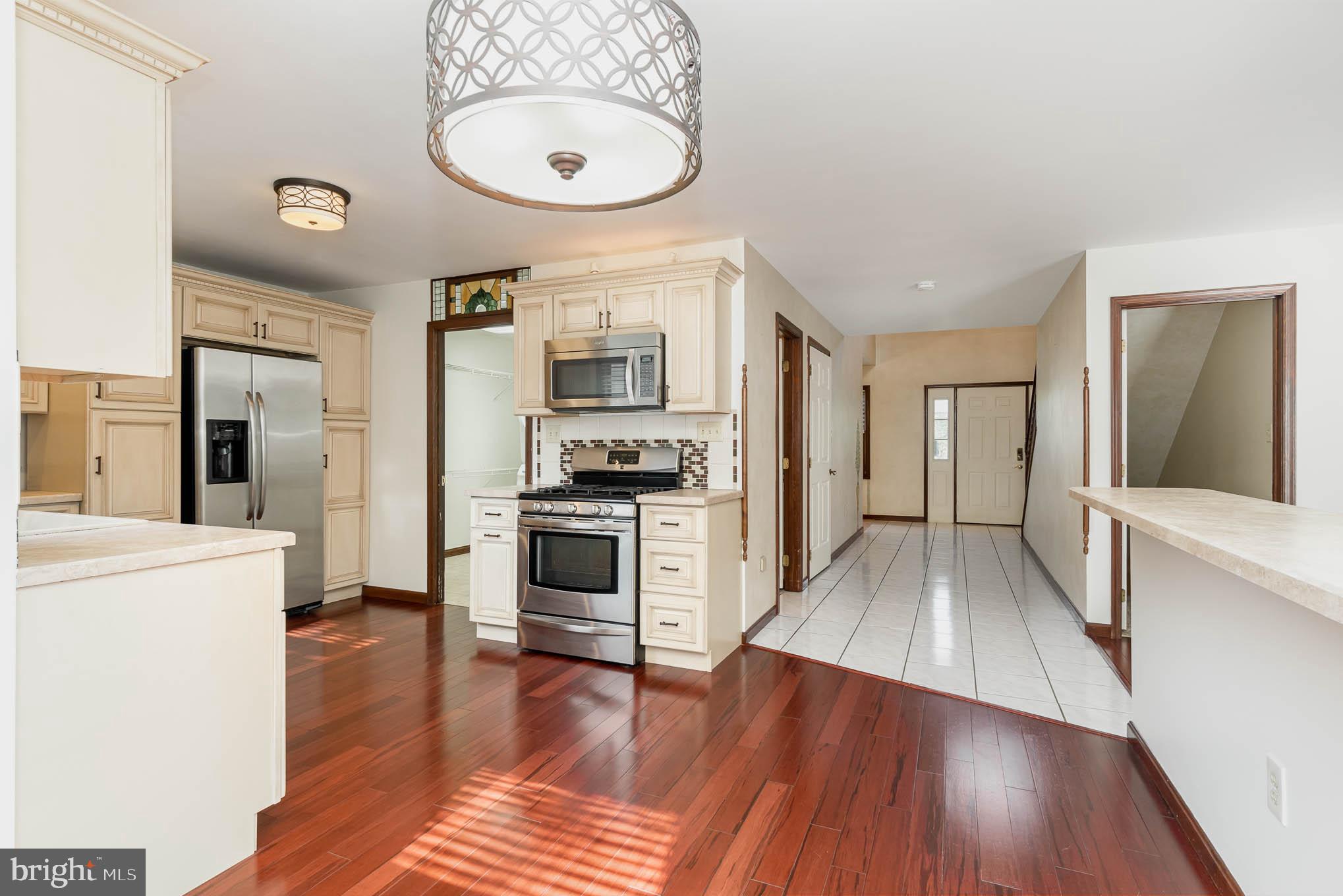 HAMPDEN COURT - Residential