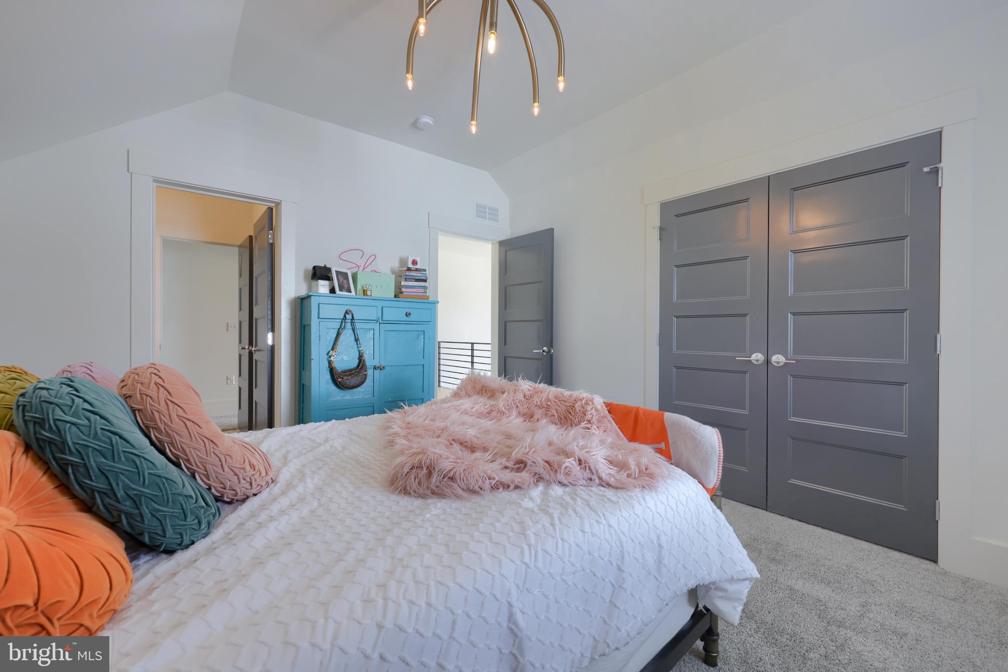 STONEHENGE RESERVE - Residential