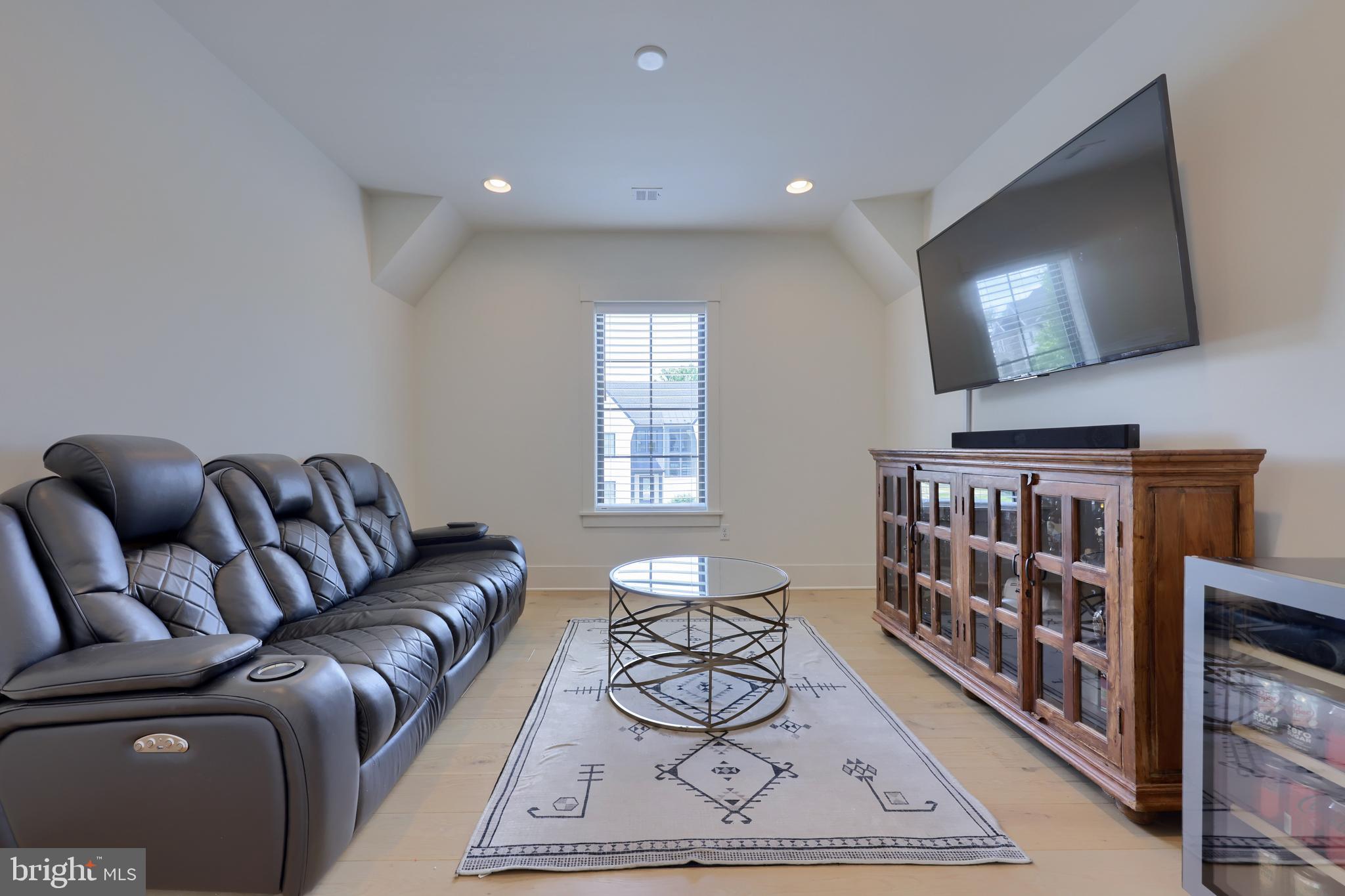 STONEHENGE RESERVE - Residential