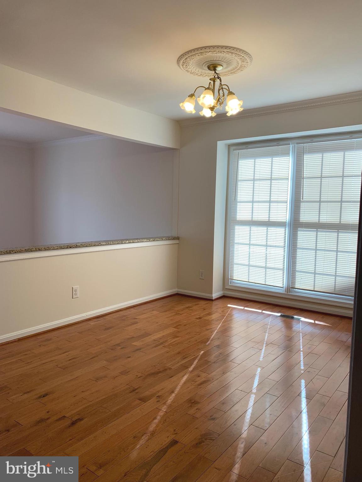 SPRING KNOLL - Residential Lease