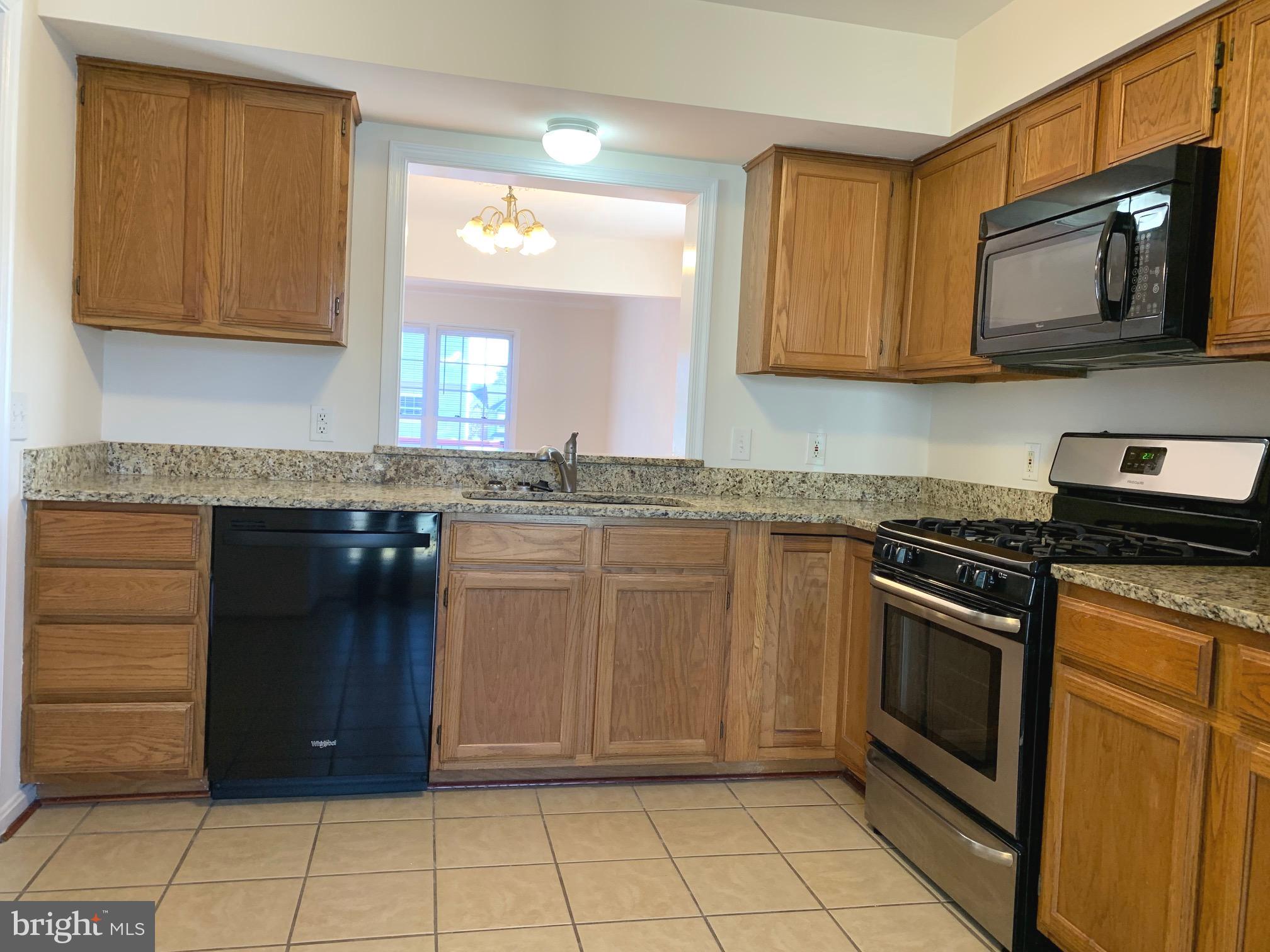 SPRING KNOLL - Residential Lease