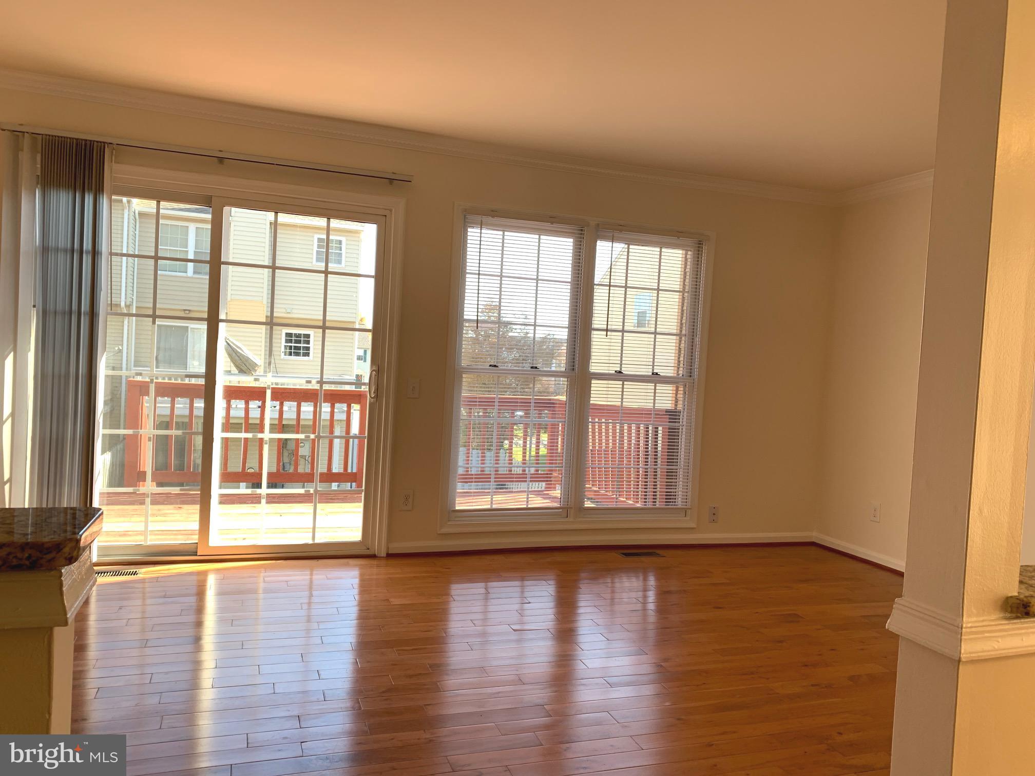 SPRING KNOLL - Residential Lease