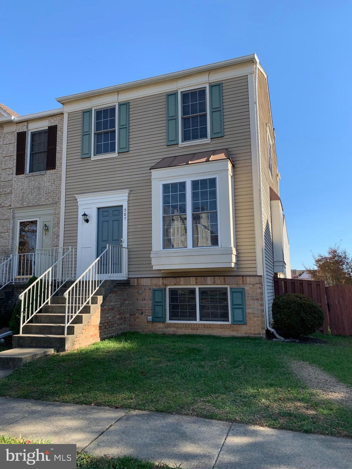 SPRING KNOLL - Residential Lease