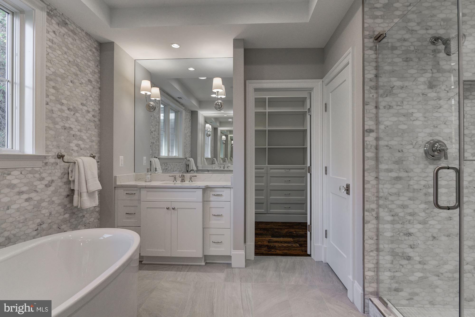 KENWOOD PARK - Residential