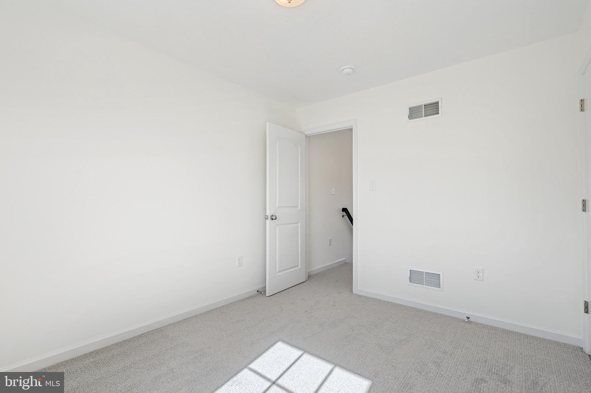 EAGLE ROCK - Residential
