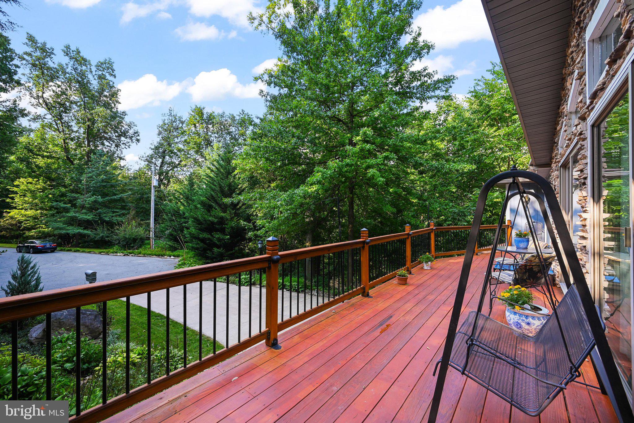 761 WOODS DRIVE