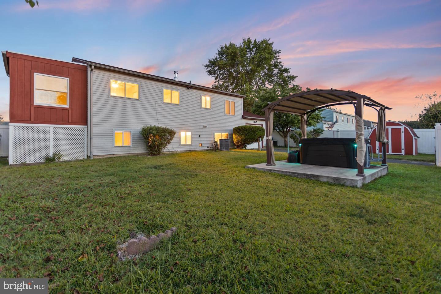 LAKE VALLEY - Residential