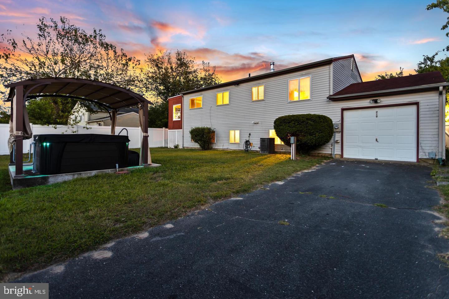 LAKE VALLEY - Residential