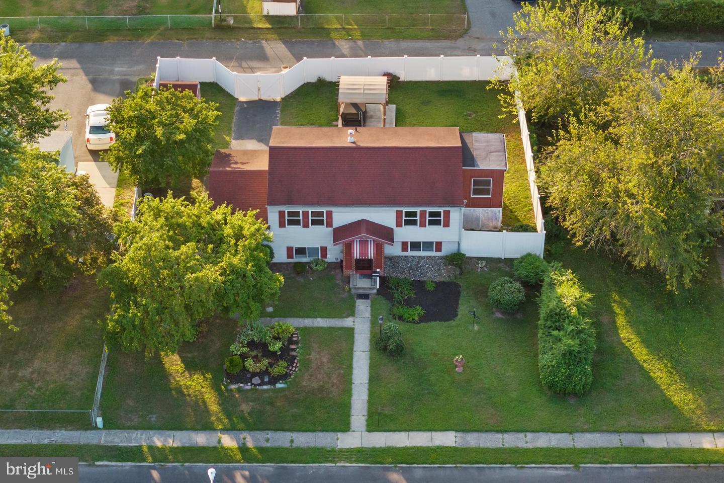 LAKE VALLEY - Residential