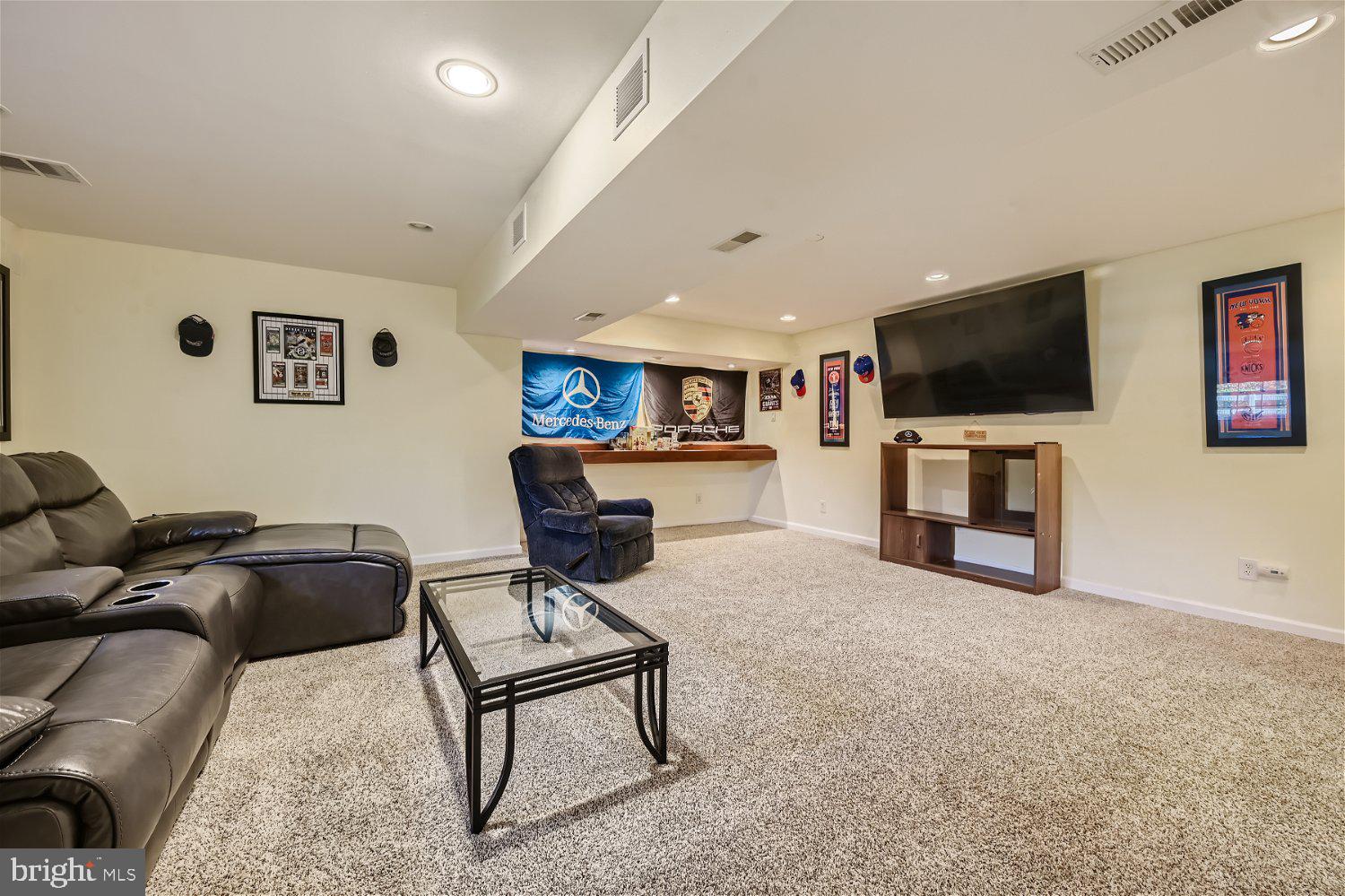 BEAVERBROOK - Residential