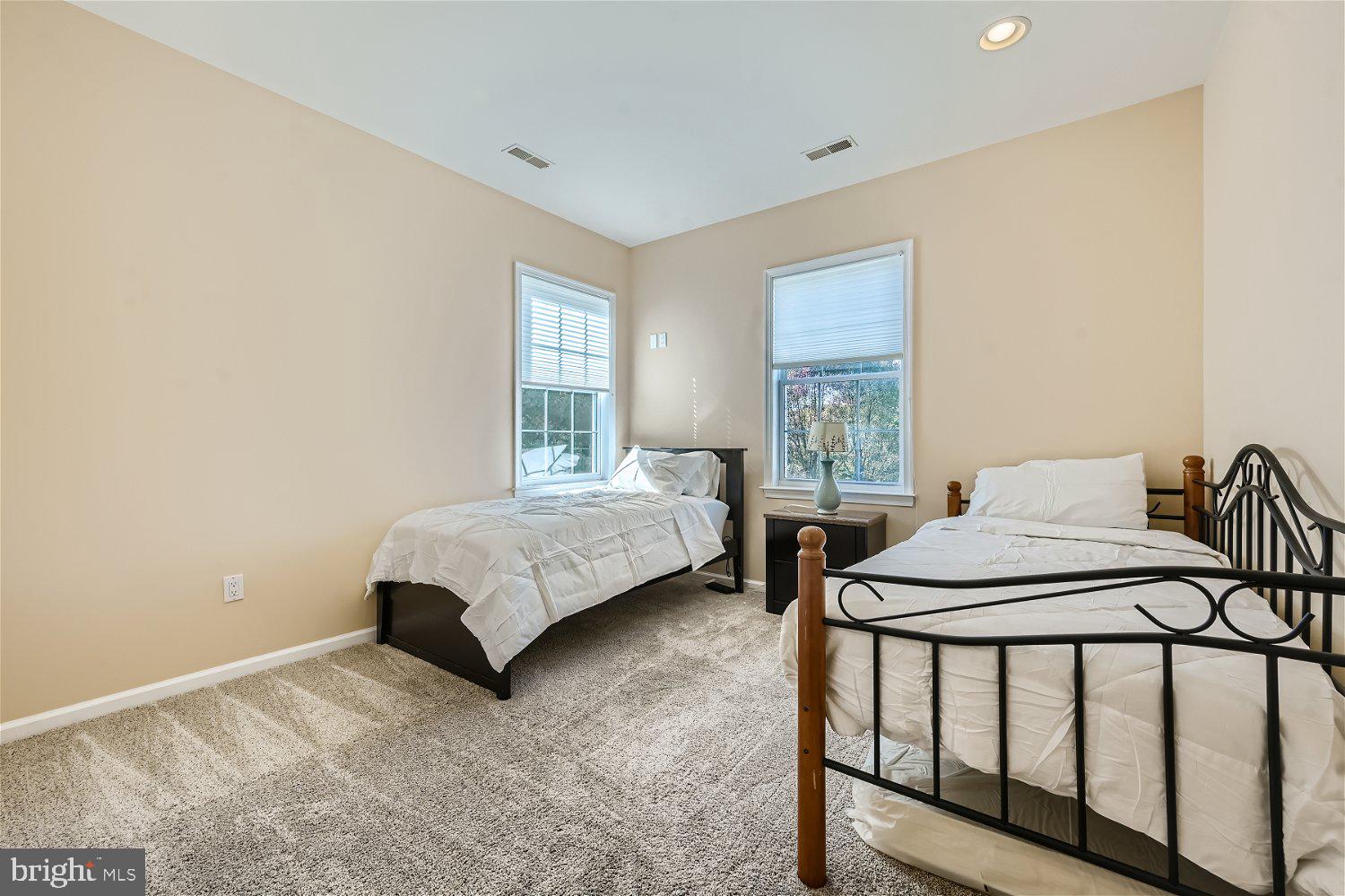 BEAVERBROOK - Residential