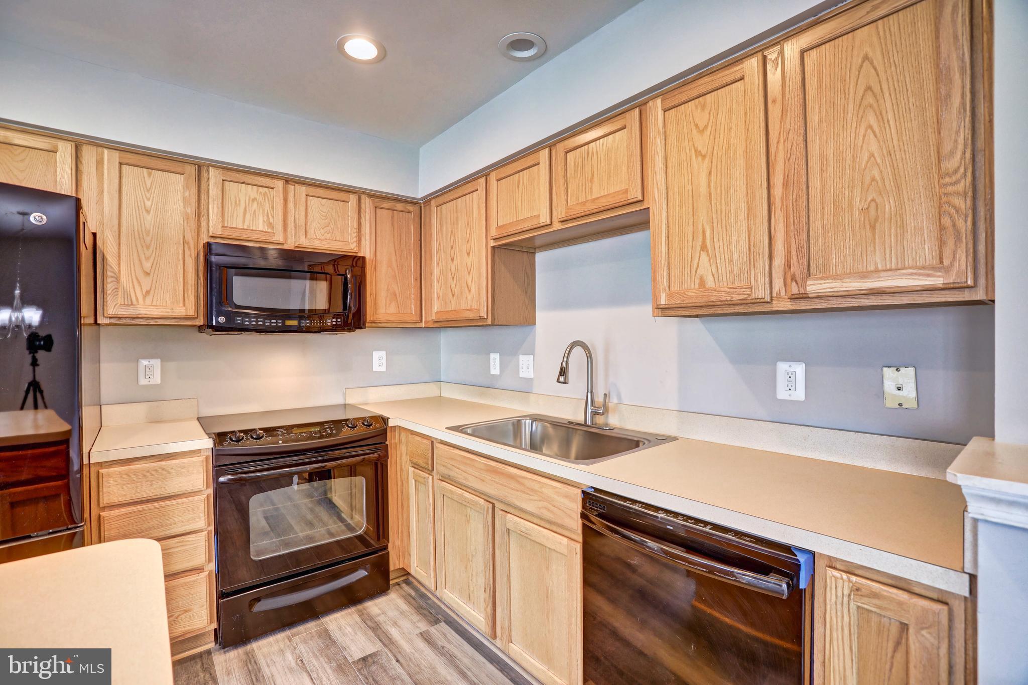 LAKELAND PLACE - Residential