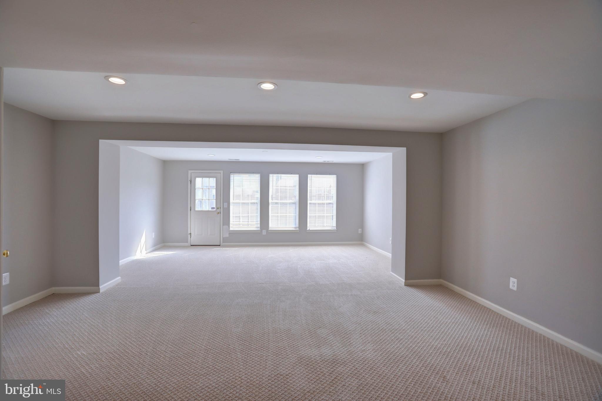 LAKELAND PLACE - Residential