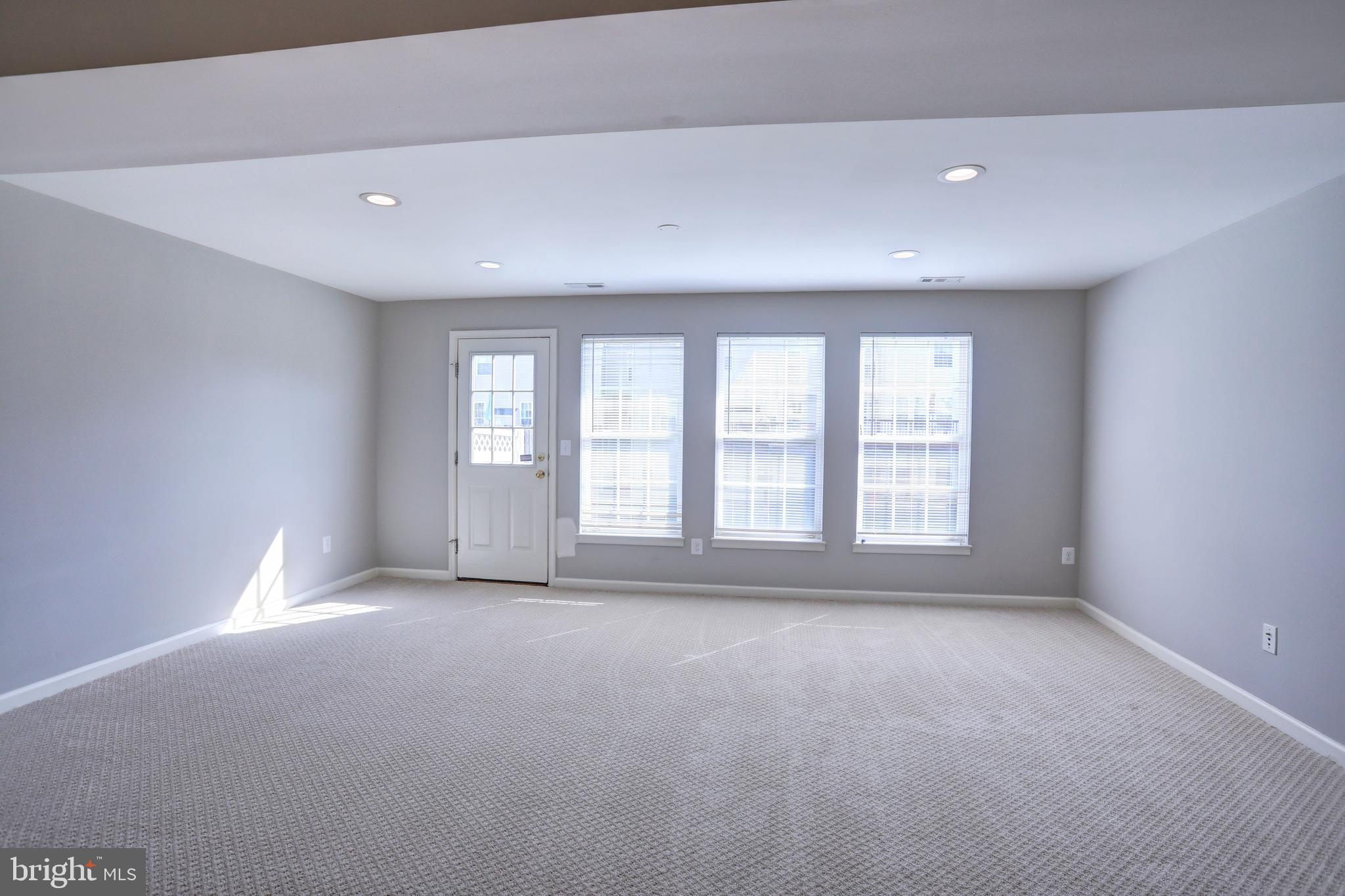 LAKELAND PLACE - Residential